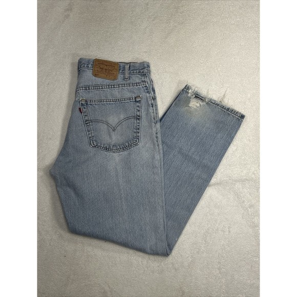 VTG Levi's 505 Regular Fit Straight Leg Light Wash Blue Denim Jeans Size 38x32 - Picture 1 of 14